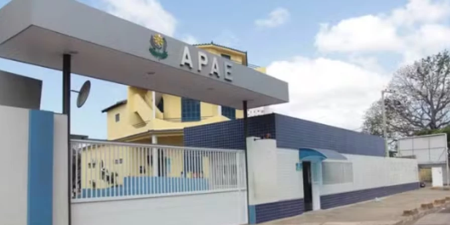 Apae São Luís.