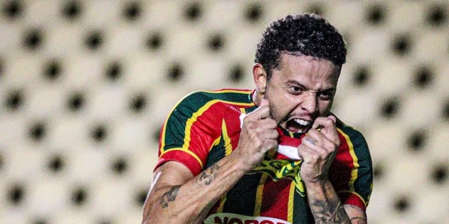 Bruno Baio fez os dois gols da vitória do Sampaio Corrêa