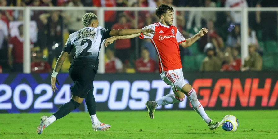 Internacional e Corinthians se enfrentaram no Estádio Orlando Scarpelli, em Florianópolis.