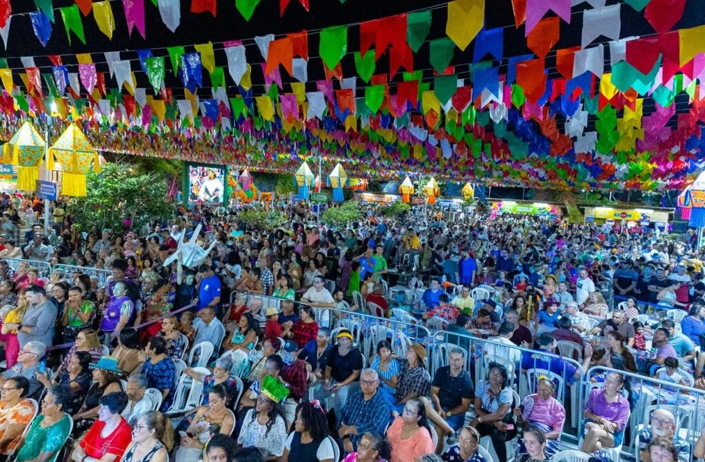 O público lotou o Arraial da Assembleia na primeira noite de festança da já tradicional festa junina organizada pelo Parlamento Estadual. (Foto: reprodução)