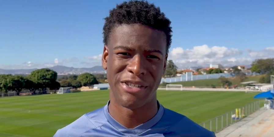 Jonathan Jesus, zagueiro do Cruzeiro.