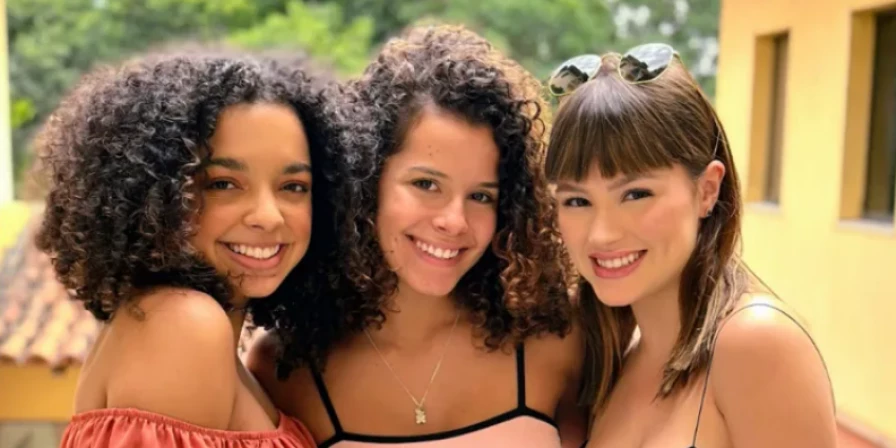 Gabriella Saraivah, Laura Castro e Bela Fernandes no filme 'Tudo Por Um Pop Star 2'.