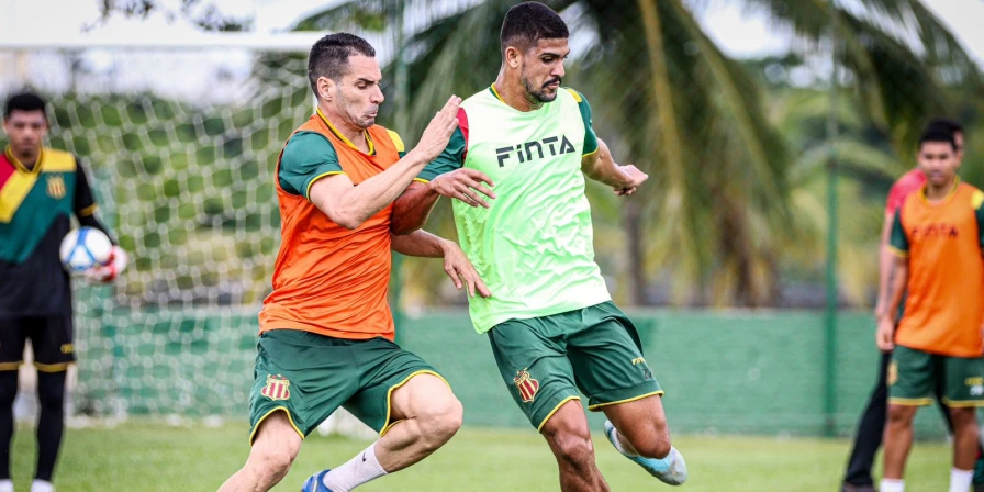 Treino do Sampaio Corrêa no CT José Carlos Macieira.