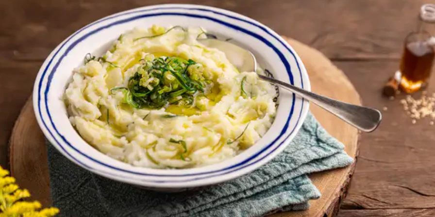 Purê de batata com azeite e alho poró.