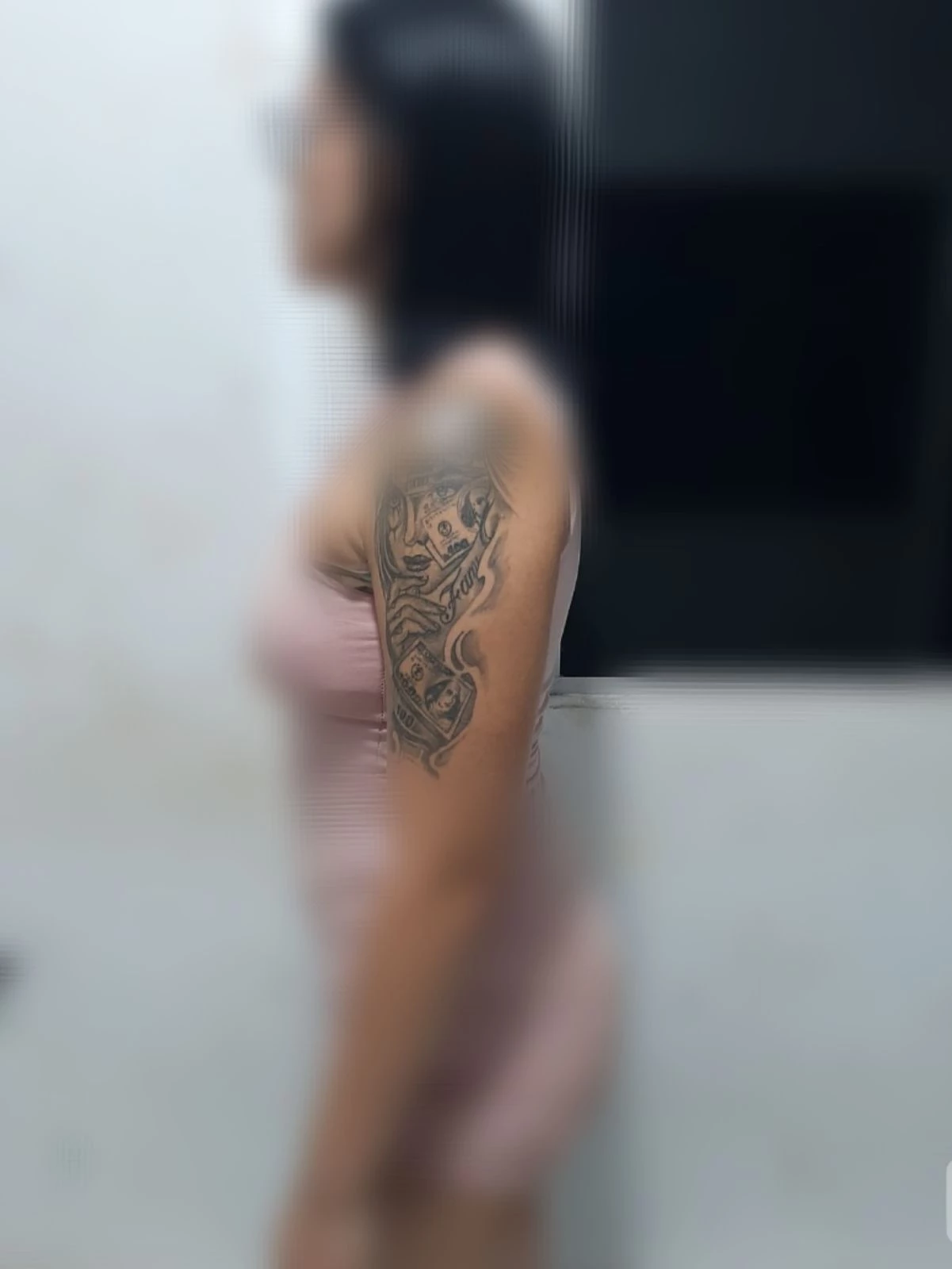 Mulher é presa suspeita de participação em roubos a motoristas de app. (Foto: Divulgação)