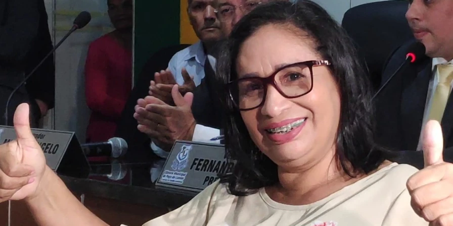 Prefeita é afastada mais uma vez no mesmo dia