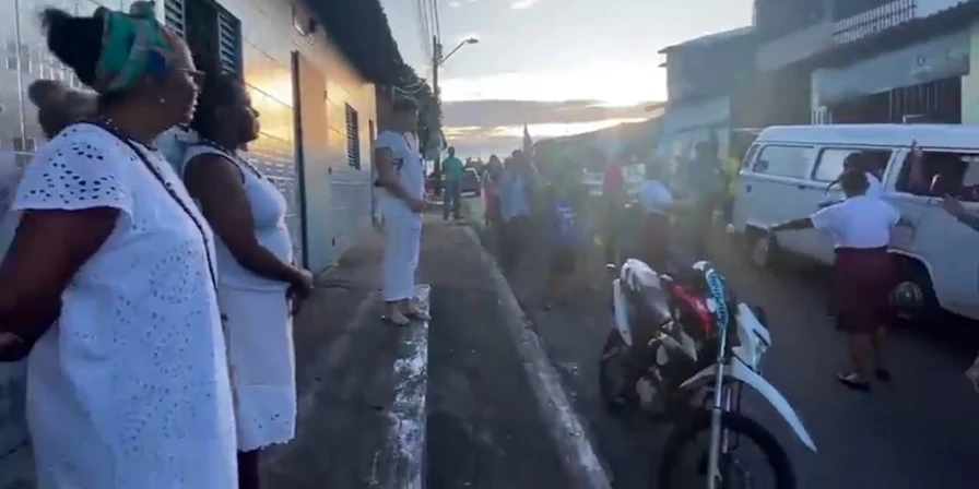 Manifestação de igrejas evangélicas ocorreu em frente à Casa Fanti Ashanti, terreiro de matriz africana em São Luís.