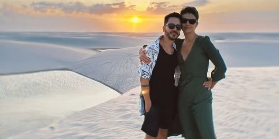 Júnior Lima e a esposa nos Lençóis Maranhenses