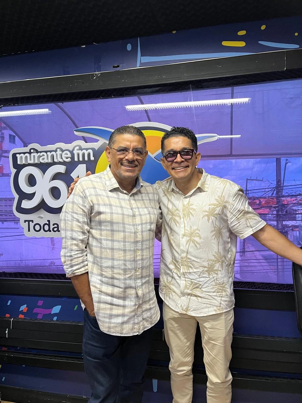 Evandro Costa e Nilo Gomes na Mirante FM. Foto: Divulgação