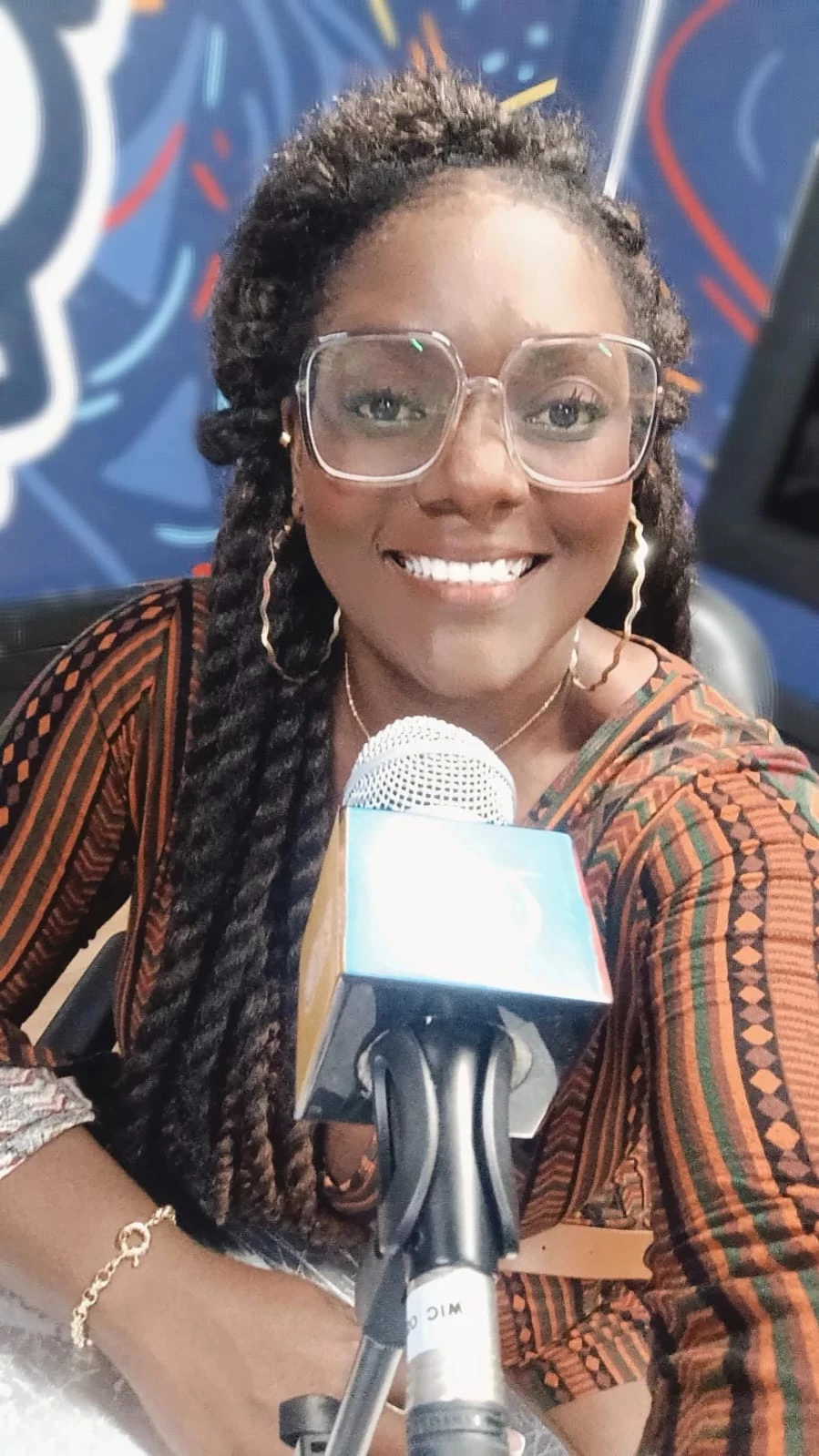 Anastácia Lia, atualmente morando em Jundiaí, SP, participa do Troca de Ideia, no Plugado, na Mirante FM. Foto: Divulgação
