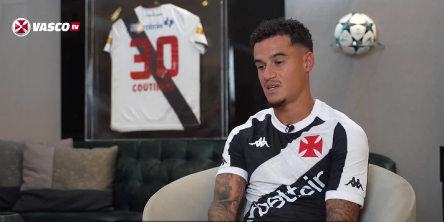 Clube oficializa volta do meia, que será emprestado por um ano pelo Aston Villa, da Inglaterra