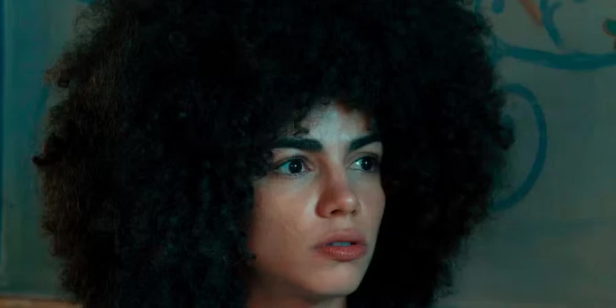 Em Renascer, Zinha (Samantha Jones) diz que é capaz de matar Egídio (Vladimir Brichta) para salvar João Pedro (Juan Paiva)