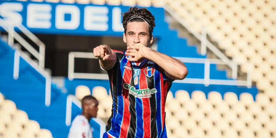 Centroavante Brunão fez os dois primeiros gols do MAC
