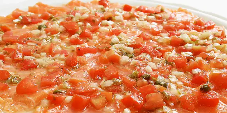 Salmão marinado ao vinagrete.
