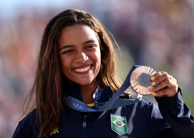 Rayssa Leal fez história em Paris neste domingo (28) ao conquistar o bronze (Gaspar Nóbrega/COB)