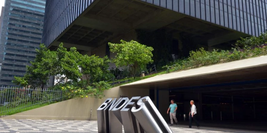Banco Nacional de Desenvolvimento EconĂŽmico e Social (BNDES).