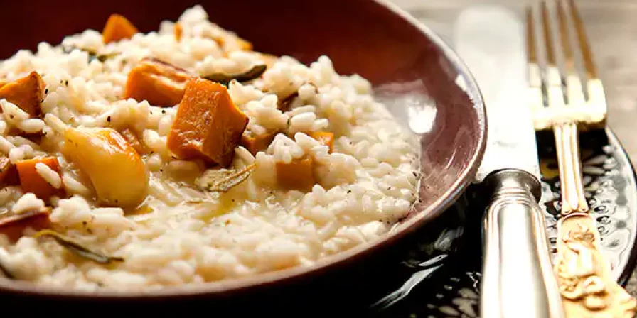 um risoto bem feito deve ter aquela cremosidade que se espalha suavemente pelo prato, garantindo uma experiência gastronômica irresistível.