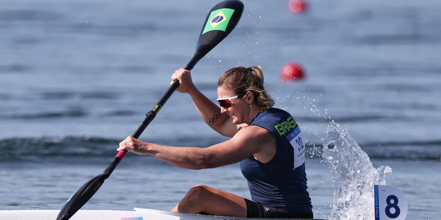 Ana Paula Vergutz na canoagem de velocidade