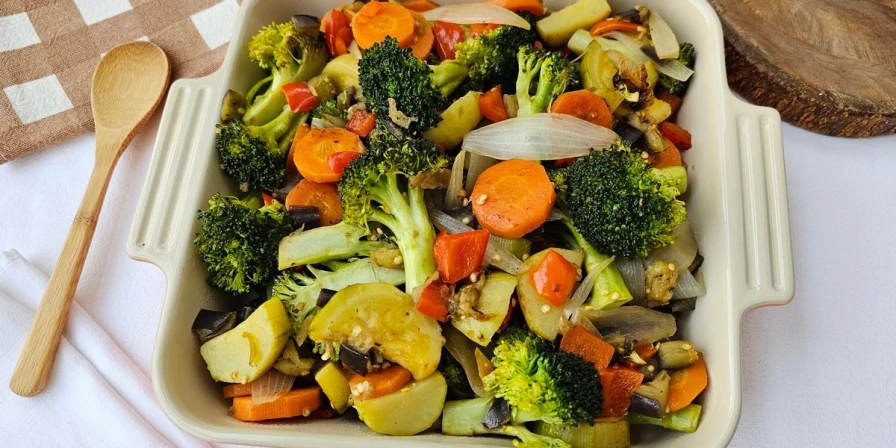 Adicione 3 colheres de sopa de molho de soja – fica delicioso com legumes salteados. Você ainda pode adicionar gengibre ralado, cardamomo em pó ou outras especiarias que quiser, para perfumes diferentes.