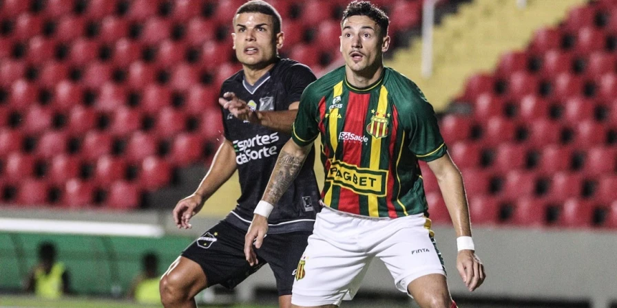 Sampaio Corrêa e ABC se enfrentaram em duelo no Estádio Castelão.