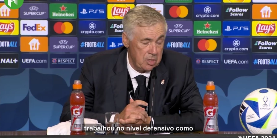 Ancelotti durante entrevista coletiva