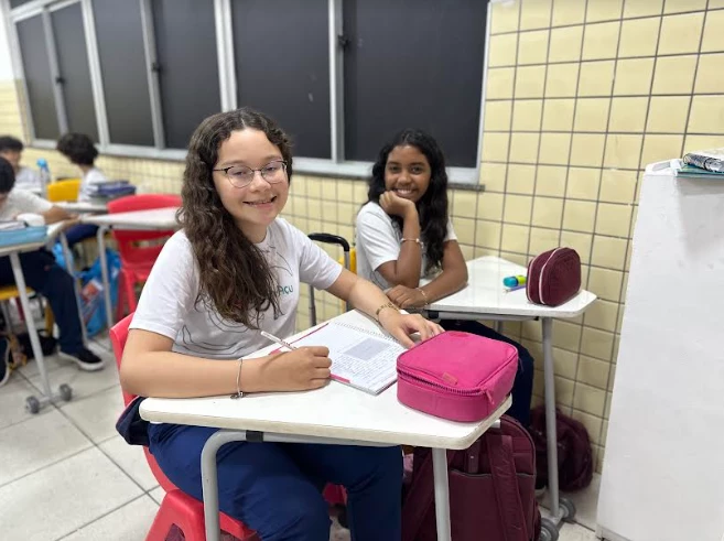 Sofia Alves, de 10 anos, é a autora do livro. (Foto: Divulgação)