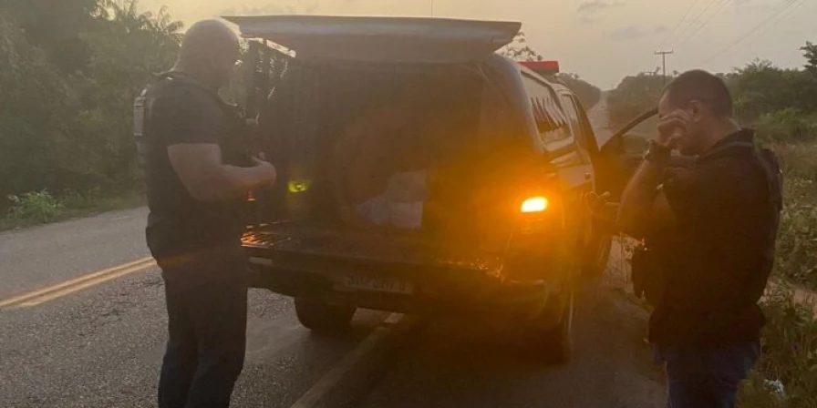 O agressor responde por dois inquéritos policiais pelos crimes de lesão corporal, ameaça e injúria contra a ex-companheira.