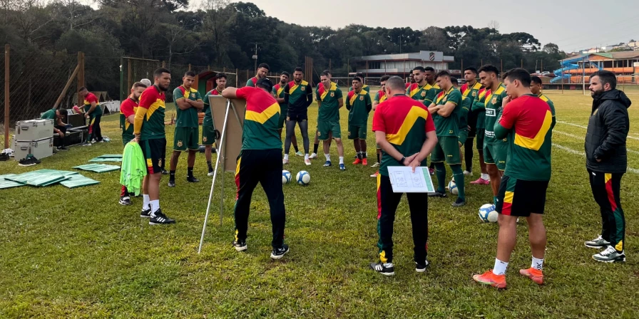 Clube deve adiantar negociações com jogadores, enquanto não há manifestação oficial da Justiça