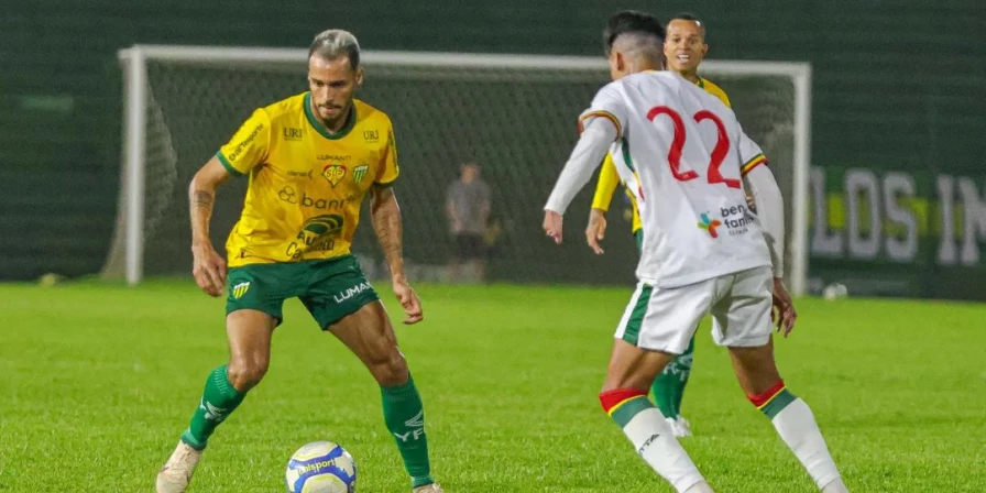 Time tricolor mais uma vez foi vítima das falhas individuais e esbarrou na incapacidade técnica