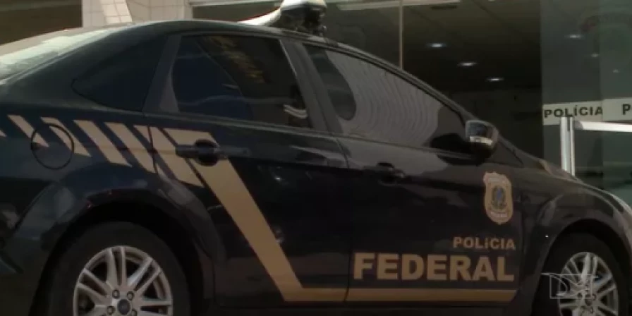 A Polícia Federal (PF) realiza concurso público.