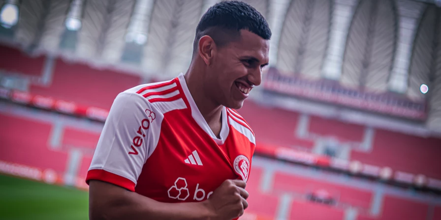 Braian Aguirre, lateral-direito do Internacional.