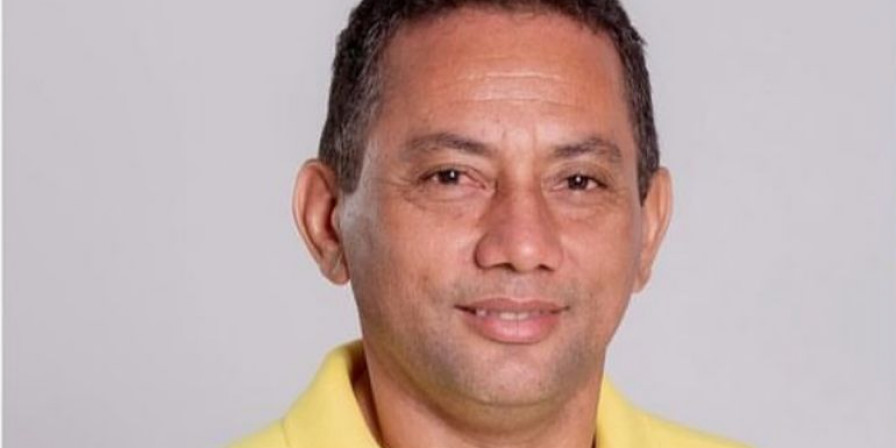 Prefeito deve anular contrato ilegal