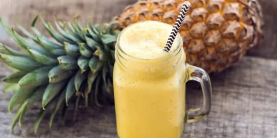 Smoothie de abacaxi.