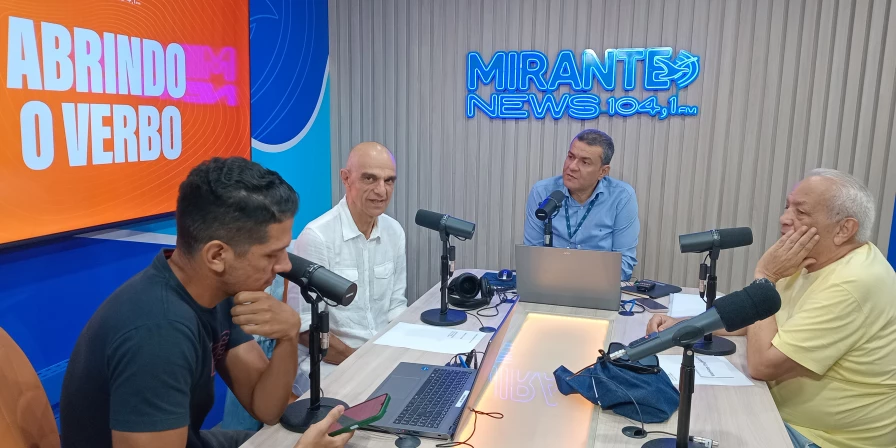 Ator João Signorelli e Moab José concederam entrevista ao Abrindo o Verbo.
