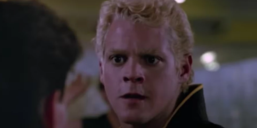 Chad McQueen no filme 'Karatê Kid'.