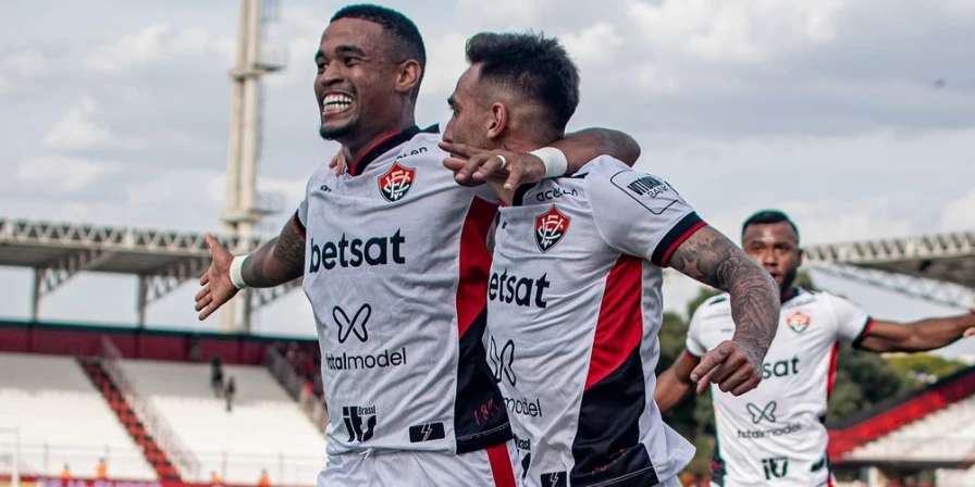 O Vitória bateu o Atlético-GO fora de casa no Brasileirão.
