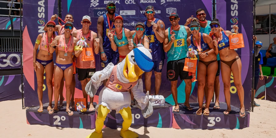 Pódio da 6ª etapa do Circuito Brasileiro de Vôlei de Praia, em São Luís.