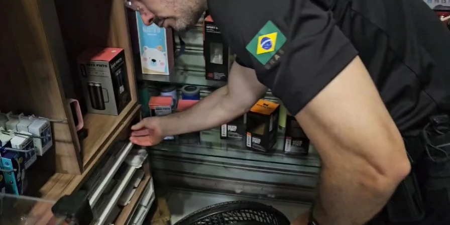 O material apreendido será encaminhado para a realização de exames periciais.