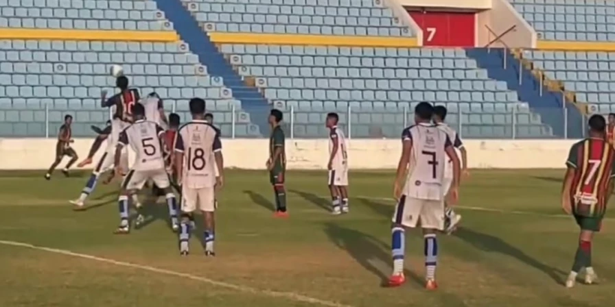 Lance da partida entre Sampaio Corrêa e Macapá, pela primeira fase da Copa do Brasil Sub-20.