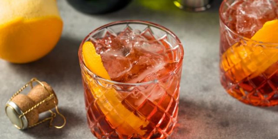 O negroni é um coquetel clássico de origem italiana e combina com gin.