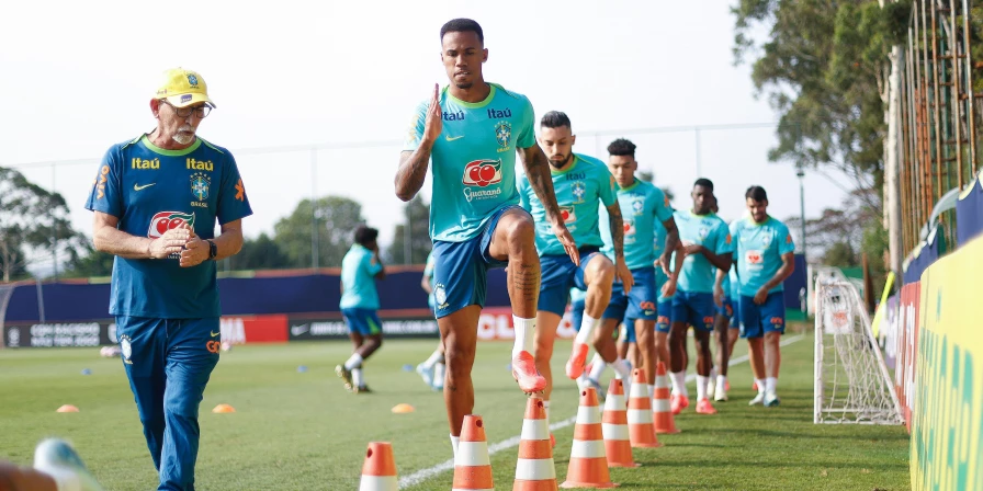 Na quinta (10), o Brasil enfrenta o Chile, no Estádio Nacional, em Santiago