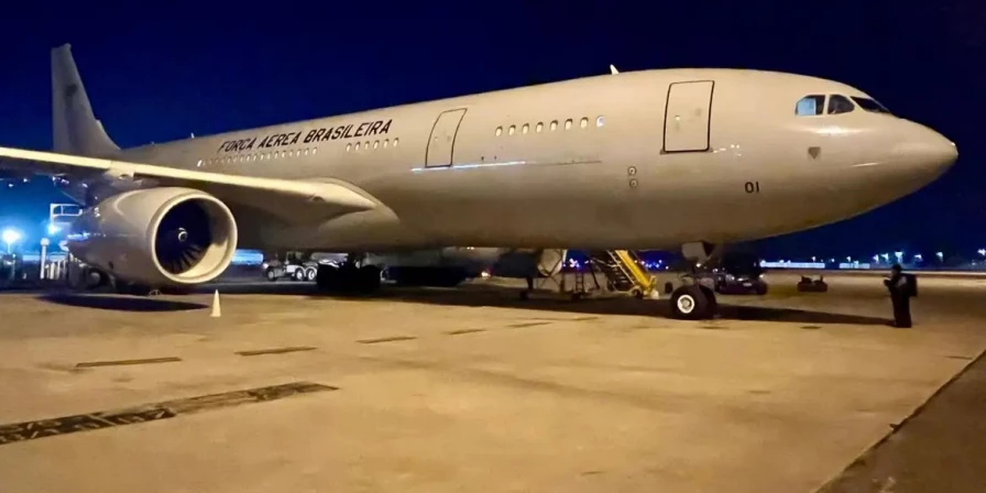 O quinto voo da aeronave KC-30 para Beirute, capital libanesa, decolou às 11h da Base Aérea de São Paulo.