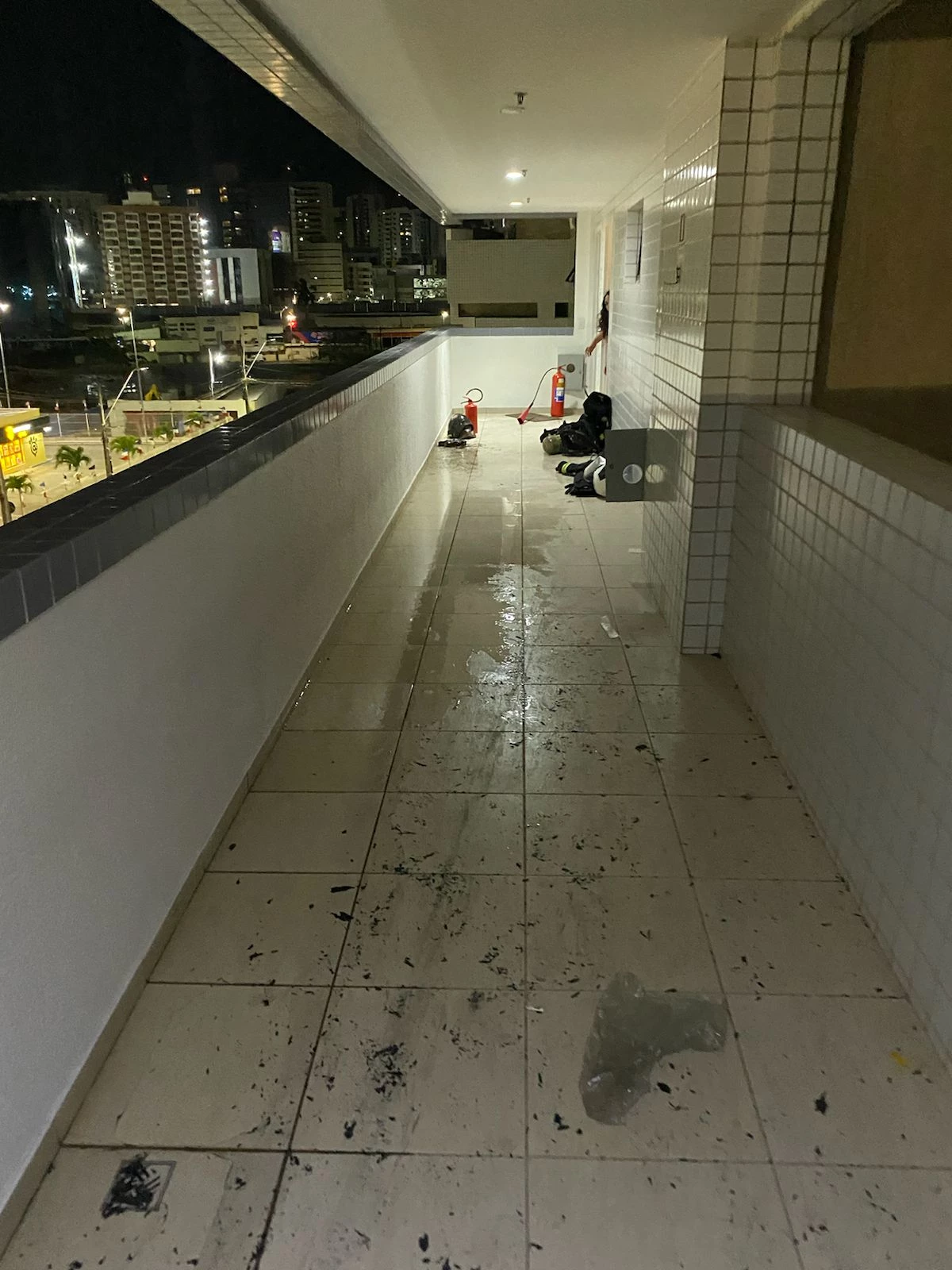 Incêndio atingiu apartamento do condomínio Bahrein, em SL. (Foto: Divulgação)