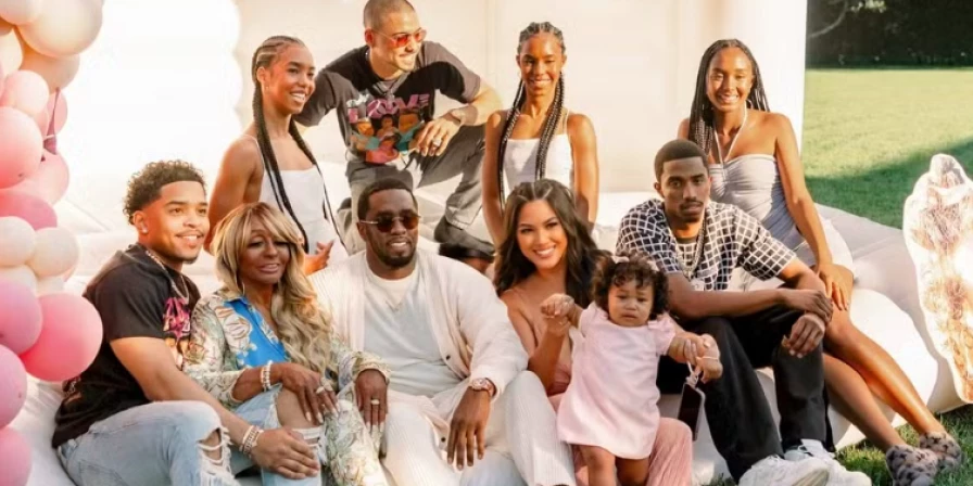 Filhos do rapper Sean Diddy Combs prestam apoio ao pai.