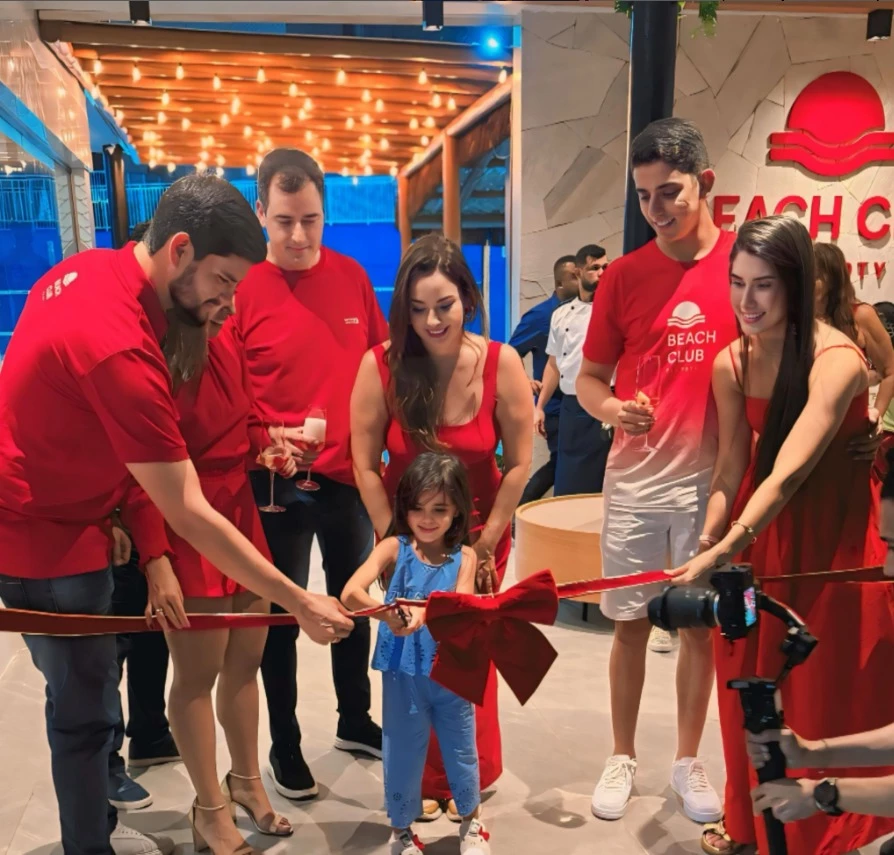 Família Lima durante a inauguração do Beach Club Rio Poty