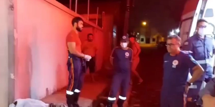 Quando a equipe de socorro chegou ao local, a vítima já não tinha sinais vitais.