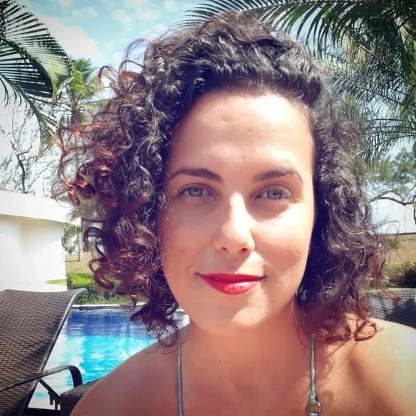 A linda jornalista e antropóloga Karla Freire é a autora do livro que despertou a curiosidade da atriz Alessandra Negrini, que passou a se interessar mais por reggae após conhecer São Luís