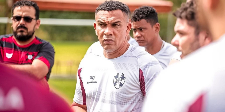 Zé Augusto, técnico do Moto Club.