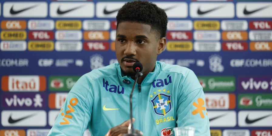 Abner, lateral-esquerdo da Seleção Brasileira.