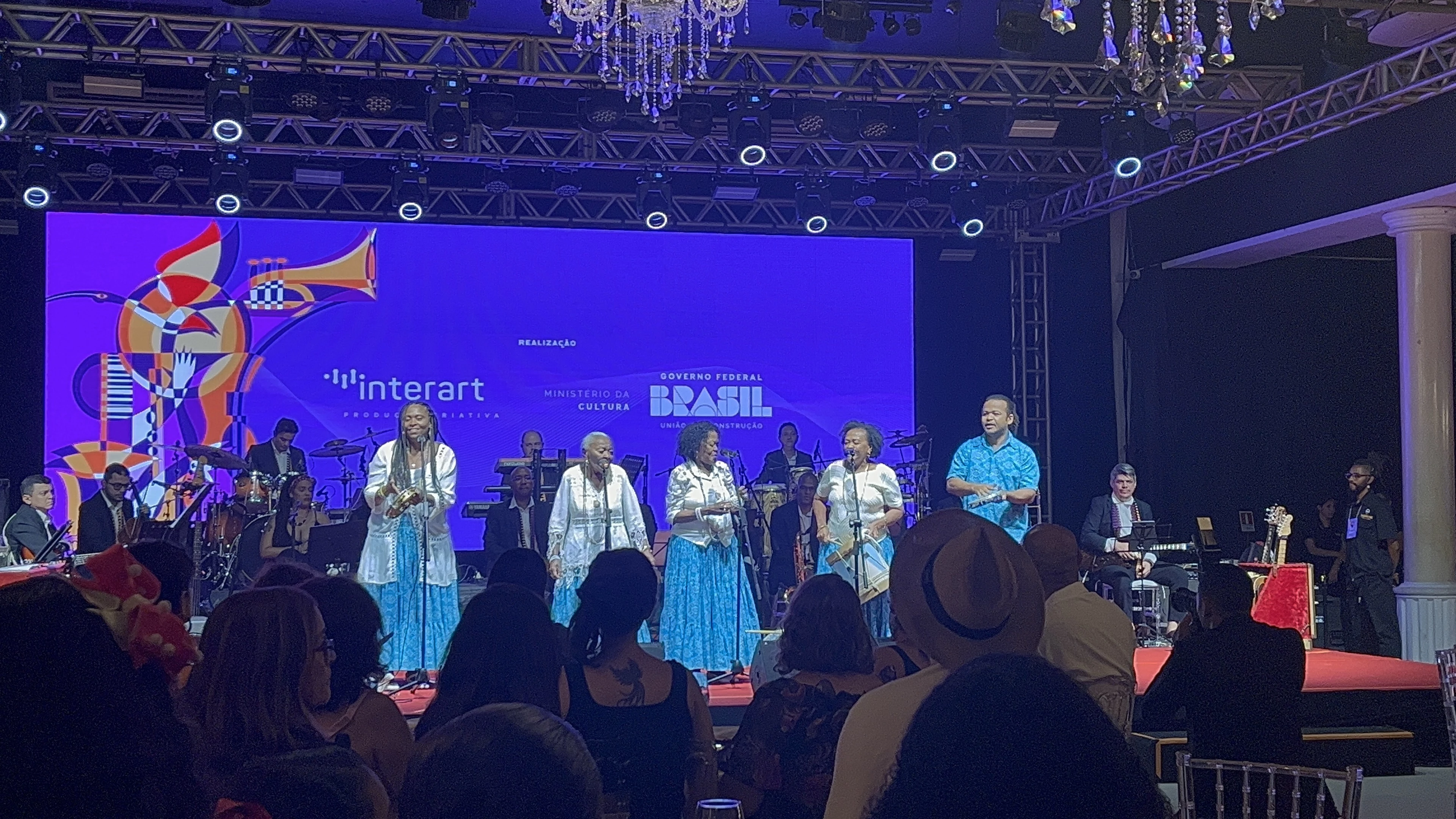 Caixeiras do Divino da Família Menezes dando início às celebrações na FMM24.
